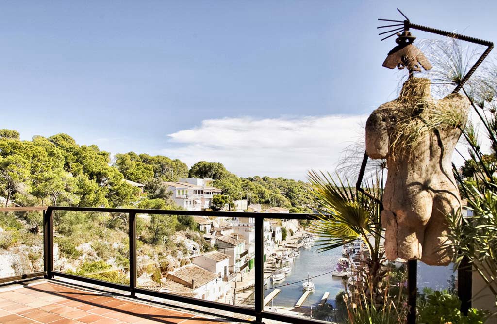 Real Estate Agency - MyImmo Mallorca - View of the bay of Cala Figuera from a balcony