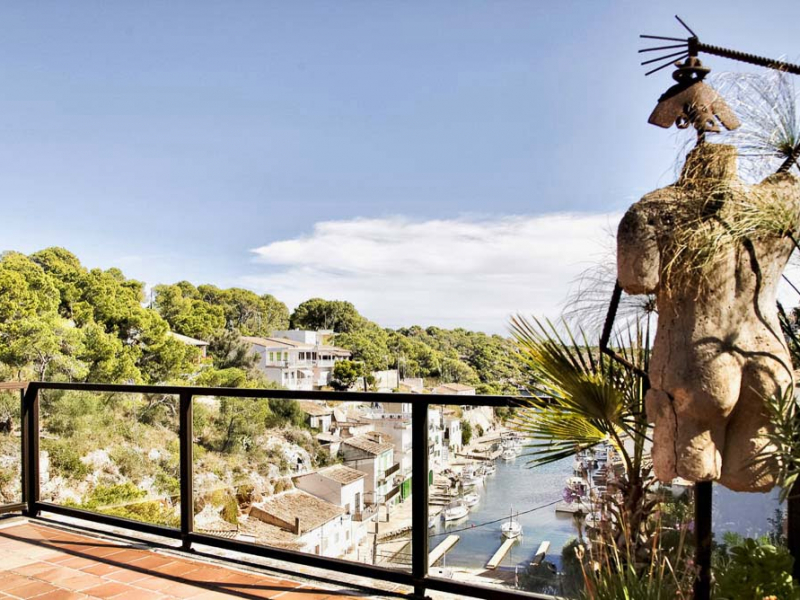 Aussicht2 Real Estate Agency - MyImmo Mallorca - View of the bay of Cala Figuera from a balcony